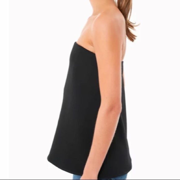 HP! ๐๐ Strapless Black Crepe Marin Top
TUCKERNUCK - Picture 5 of 14